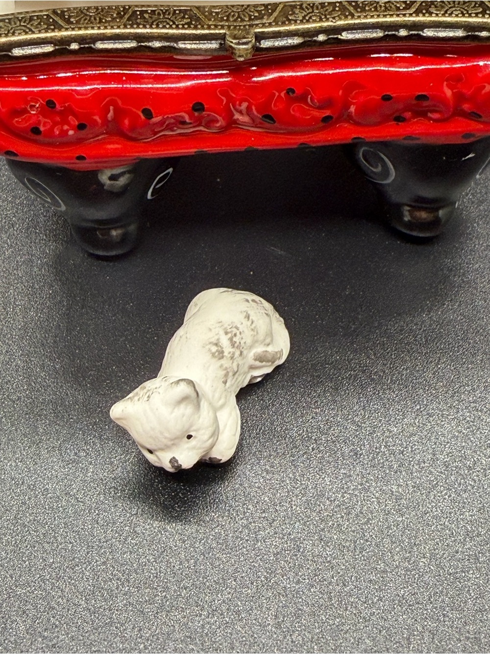 Ceramic Black Cat On Couch Trinket Box With White Cat Trinket - Picture 6 of 8